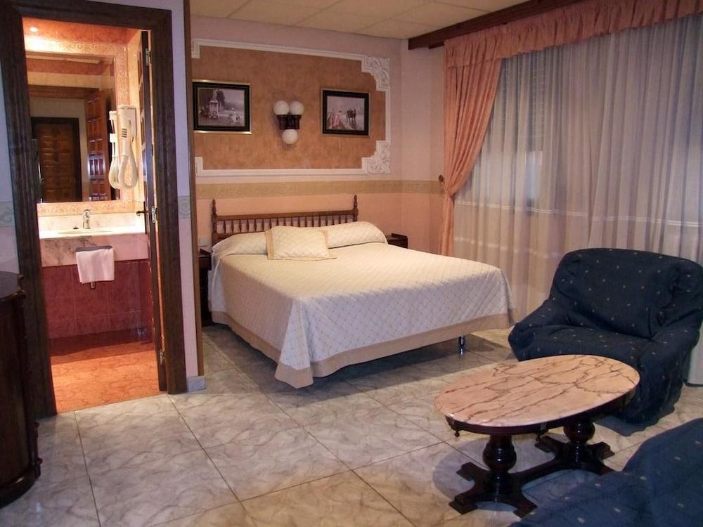 Hotel Montearagon Huesca Eksteriør bilde
