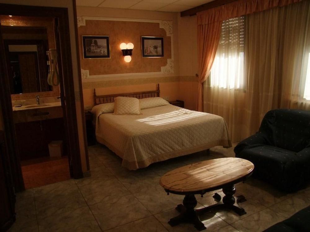 Hotel Montearagon Huesca Eksteriør bilde
