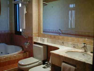 Hotel Montearagon Huesca Eksteriør bilde