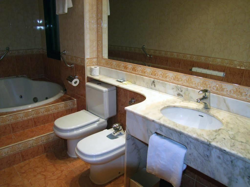 Hotel Montearagon Huesca Eksteriør bilde